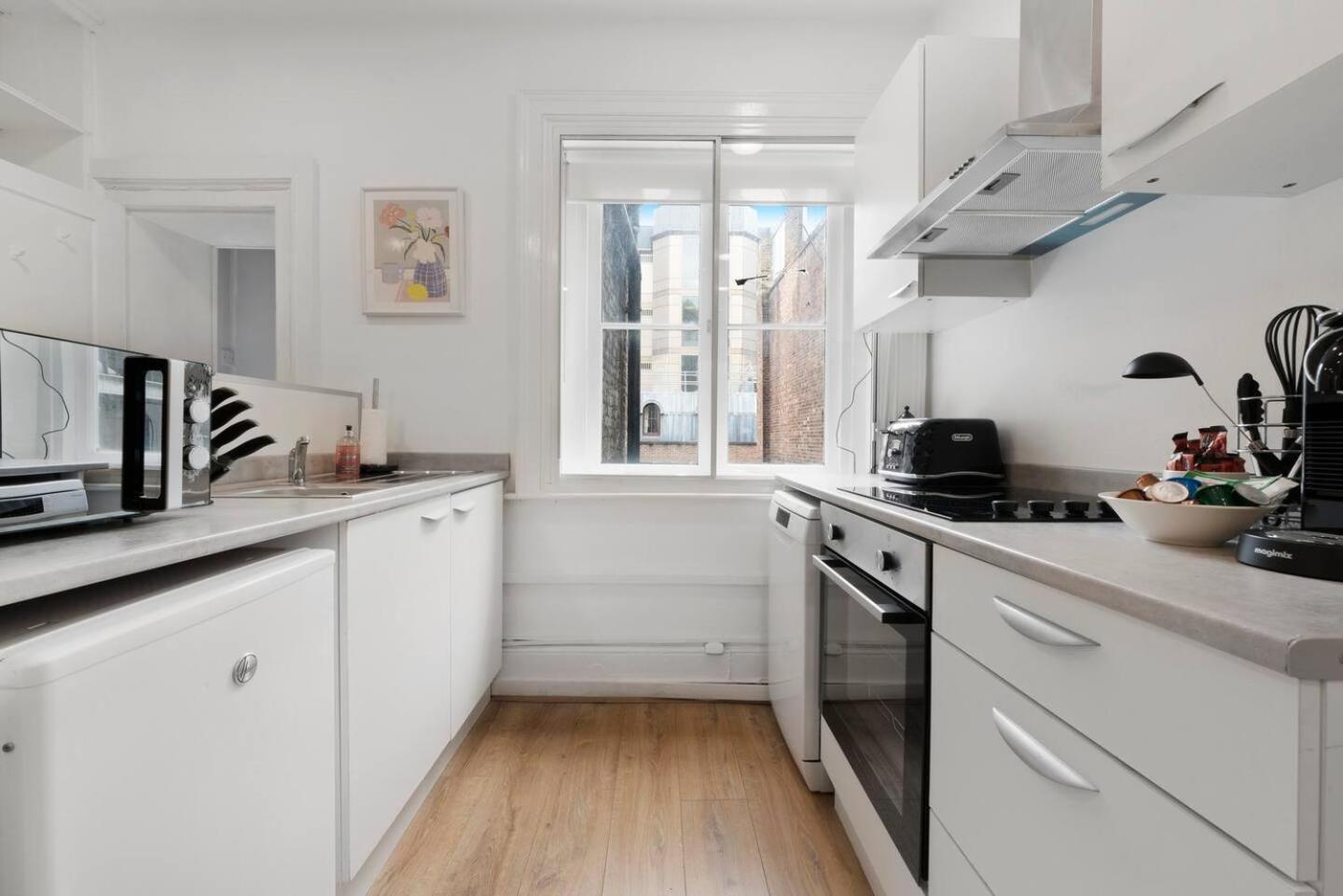 2 Bed Piccadilly Apartment 3 ลอนดอน ภายนอก รูปภาพ